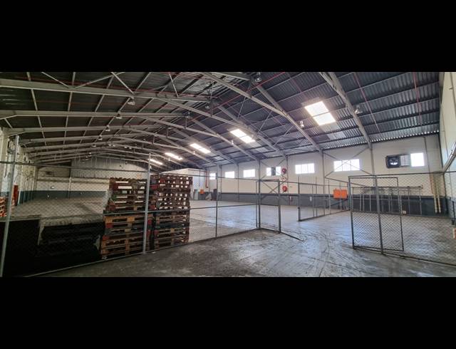 2,549M² WAREHOUSE TO LET IN AIRPORT INDUSTRIA